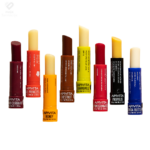 Apivita Lip Care kolekcija prirodnih balzama za usne u različitim bojama i mirisima.