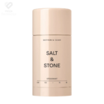 Salt & Stone Saffron & Cedar prirodni dezodorans u stiku, premium uniseks formula sa niacinamidom i prebioticima, bez aluminija.