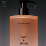 SALT & STONE Black Rose and Oud hidratantni gel za tuširanje sa crnom ružom i udom
